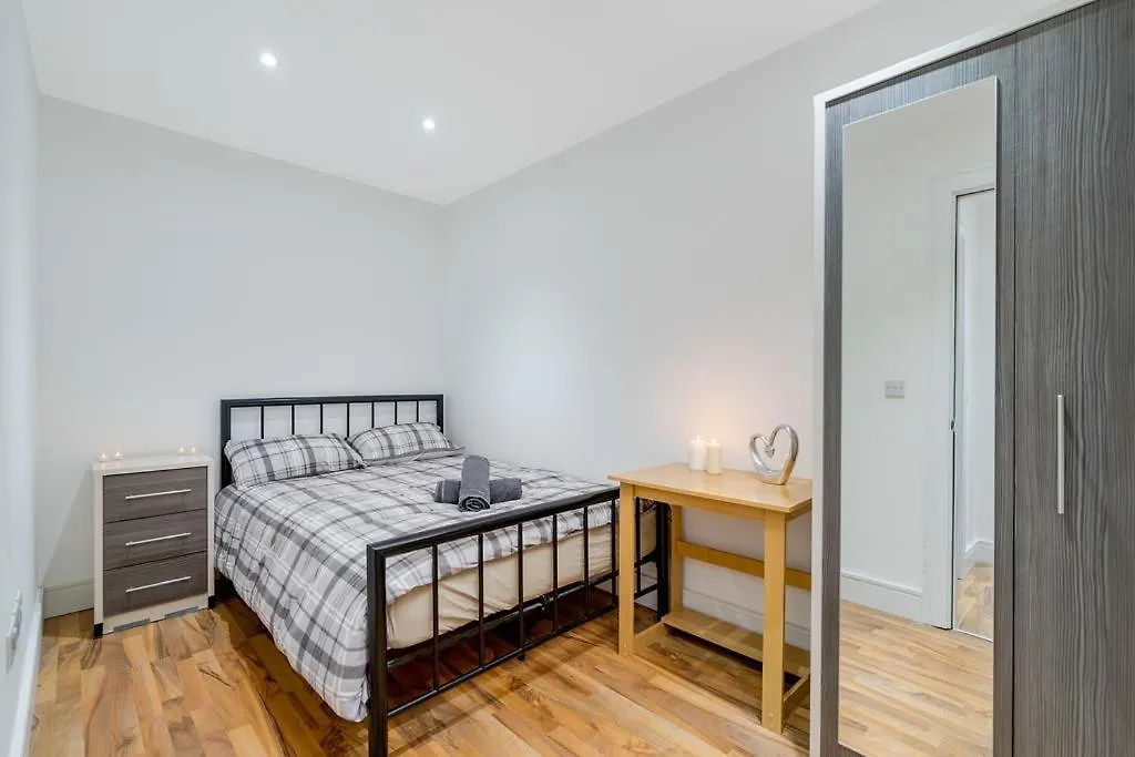 City Sparrow Apartment Pad -1 London