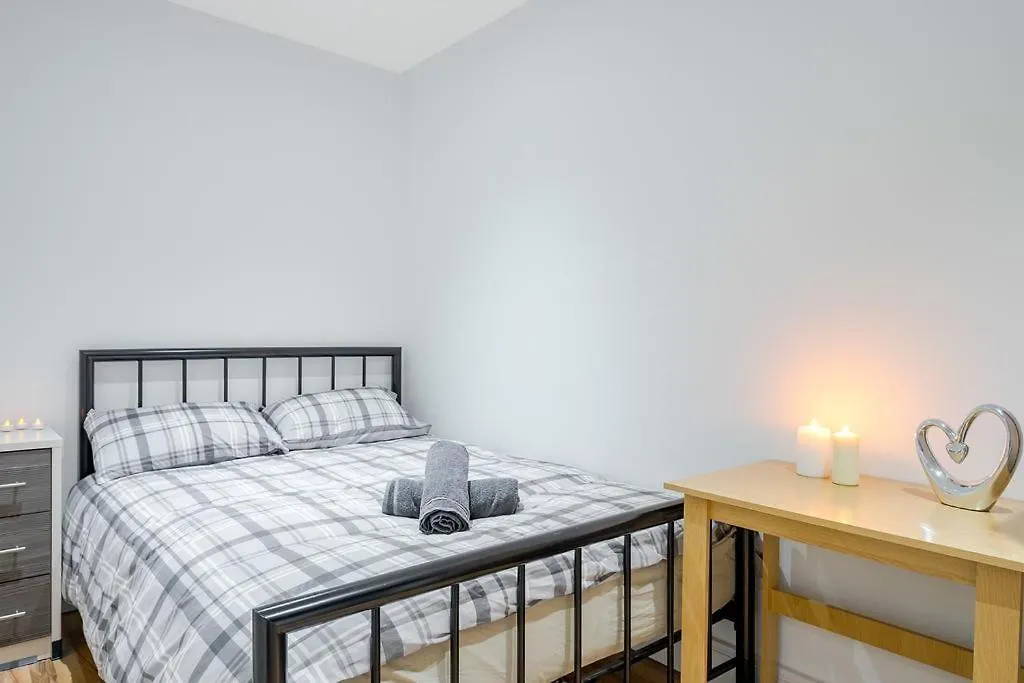 City Sparrow Apartment Pad -1 London