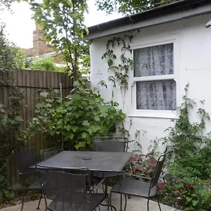 Bubblesbnb, 1 Bedroom Flat London